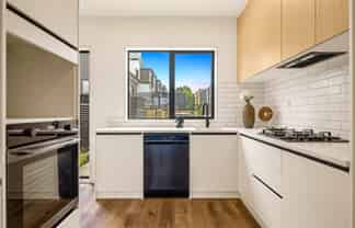 293C Flat Bush School Road, Flat Bush