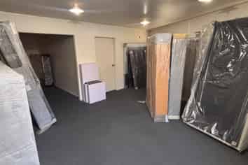 Flexible retail/office space with warehouse