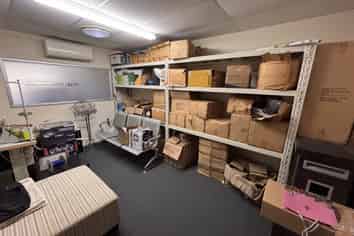 Flexible retail/office space with warehouse