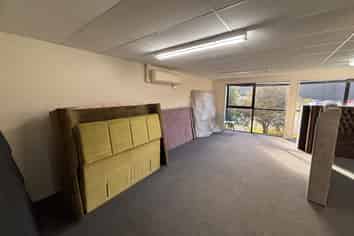 Flexible retail/office space with warehouse