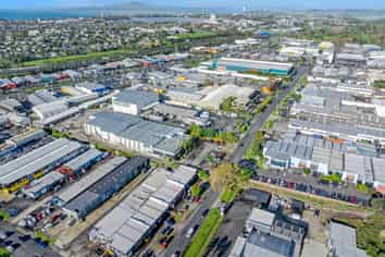 Substantial Wairau Industrial Facility + Yard