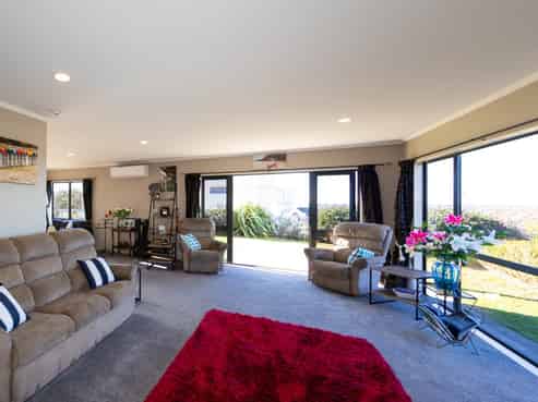84 Churchill Drive, Taradale