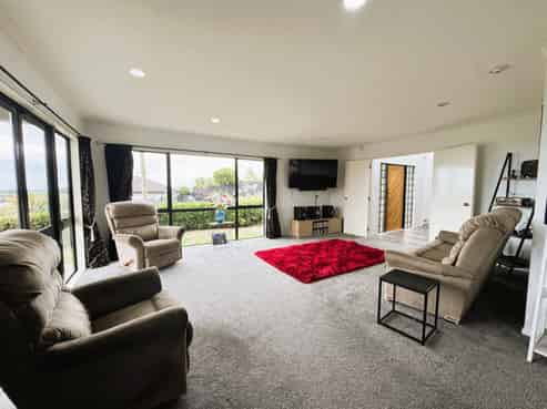 84 Churchill Drive, Taradale