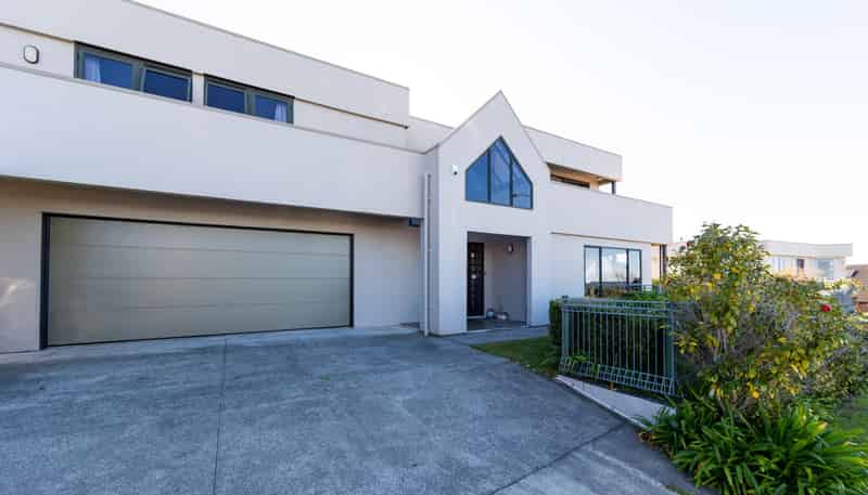 84 Churchill Drive, Taradale