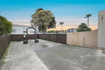 1/62 Great South Road, Papatoetoe