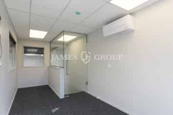 Immaculate High Stud Warehouse & Office