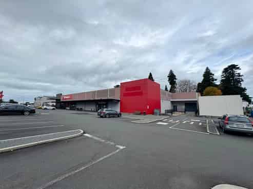 Centre of the Population, High-Profile Bulk Retail Opportunity