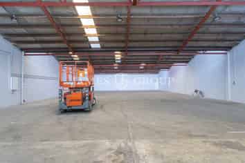 770m² Refurbished Industrial + Showroom