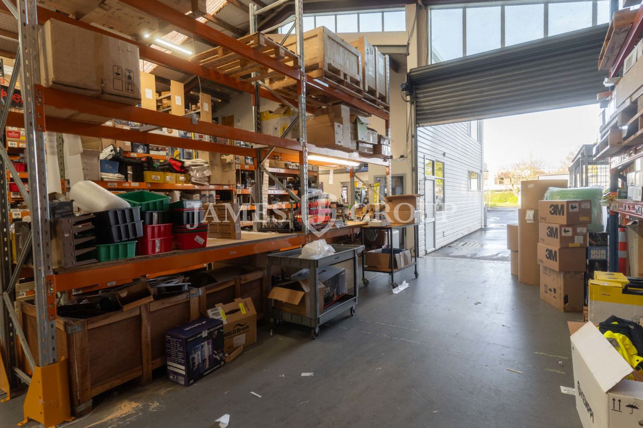 727m² High Profile Patiki Warehouse + Yard - Ansicht 6