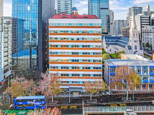 MOTIVATED VENDOR – MODERN FULL-FLOOR OFFICE IN...