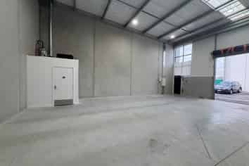 105m2, Vacant, Fully Secure. 