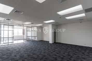CHARMING 119M² OFFICE IN EPSOM WITH NATURAL LIGHT
