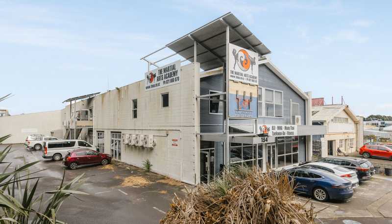 152-154 First Avenue, Avenues