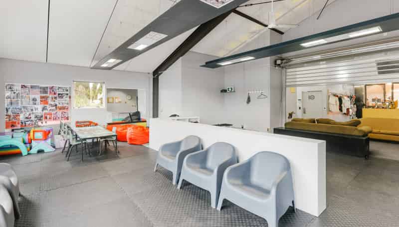 152-154 First Avenue, Avenues