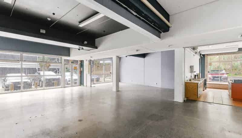 152-154 First Avenue, Avenues