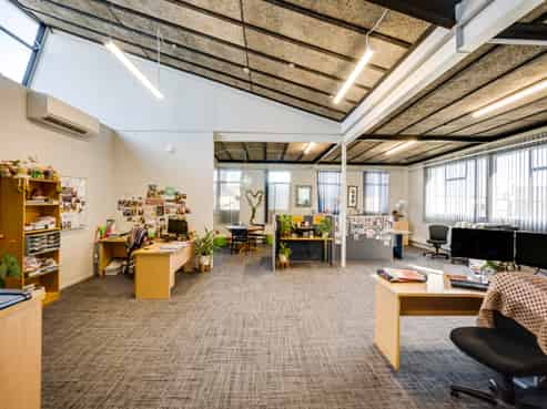 Two Tenants  - One great opportunity!