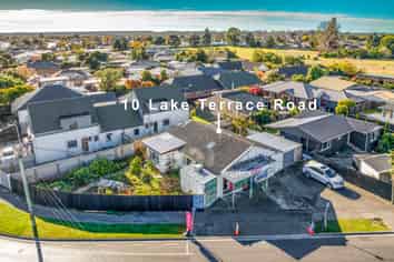 10 Lake Terrace Road, Burwood