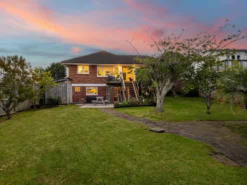 56 Lake Road, Devonport