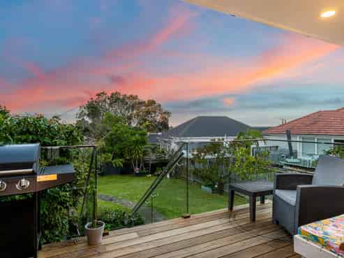 56 Lake Road, Devonport