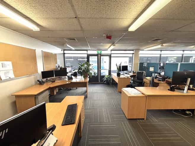 Office with parking on Cameron Road