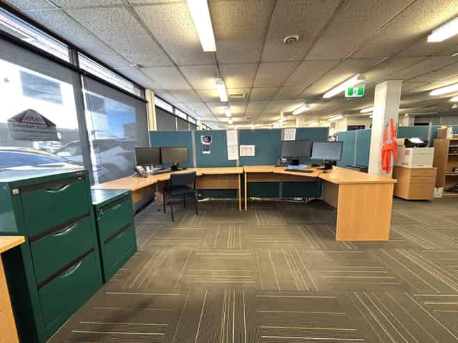 Office with parking on Cameron Road