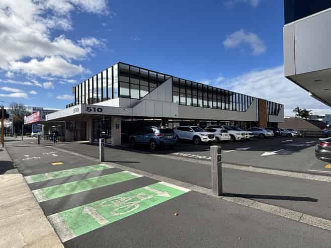 Office with parking on Cameron Road