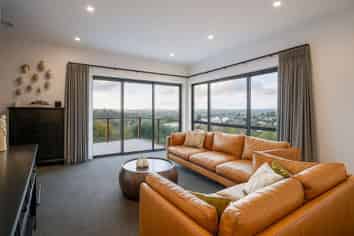 1 Shakespeare Road, Bastia Hill