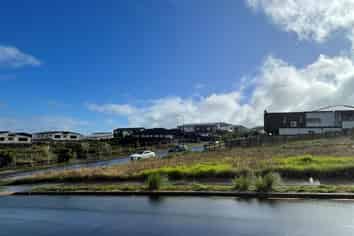   Angiangi Crescent, Beachlands