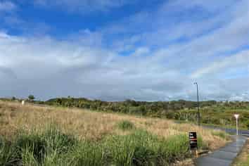   Angiangi Crescent, Beachlands