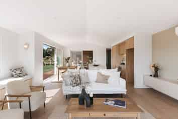 60 St Pauls Drive, Brookfield