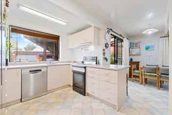 421 Fitzgerald Road, Drury