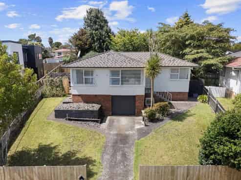 10 Hobart Crescent, Wattle Downs