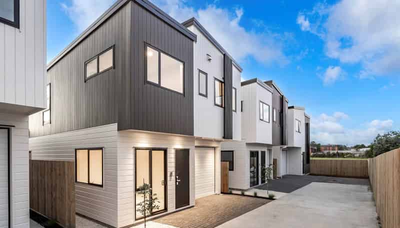 104C  Edgewater Drive, Pakuranga