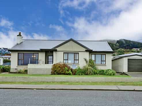 180 Marine Parade, Bluff