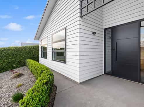 78 Riverhead Point Drive, Riverhead
