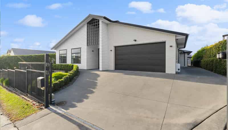 78 Riverhead Point Drive, Riverhead