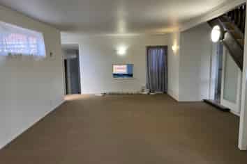 1 Himalaya Crescent, Lynfield