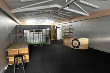 Versatile Retail or Office Space