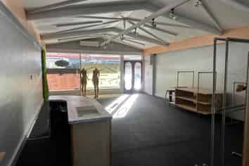 Versatile Retail or Office Space