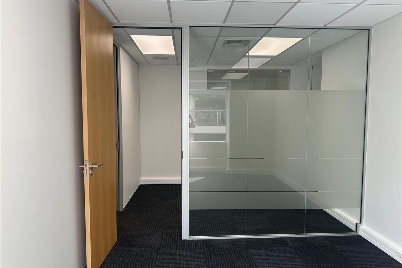 Bright North-Facing Modern Office - Meer