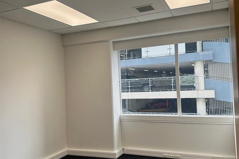 Bright North-Facing Modern Office - Aanzicht 3