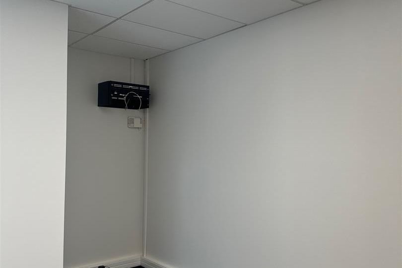 Bright North-Facing Modern Office - Aanzicht 5