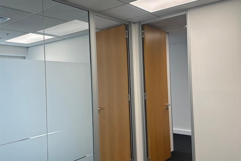 Bright North-Facing Modern Office - Aanzicht 6