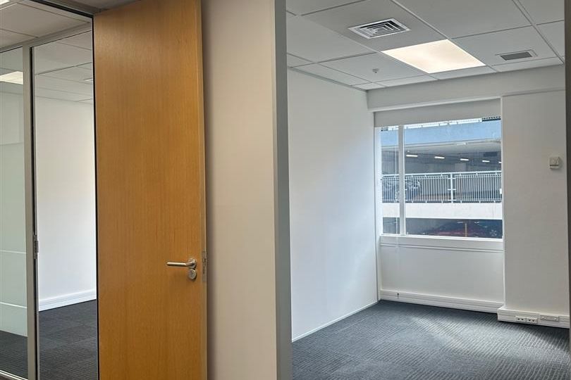 Bright North-Facing Modern Office - Aanzicht 4