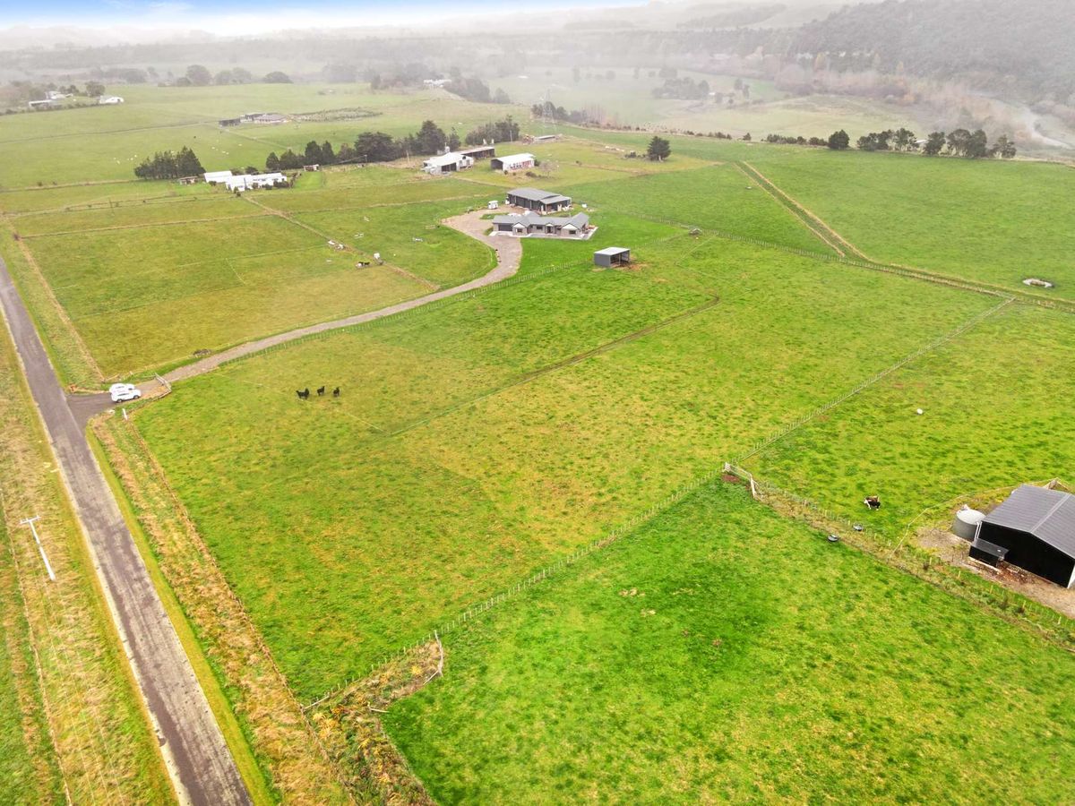 Dream Lifestyle Block -3.84 Acres in Kiwitea. - Ansicht 2