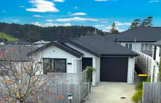 76 Accolage Boulevard, Kumeu