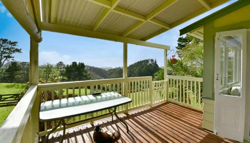 2442 South Head Road, Helensville