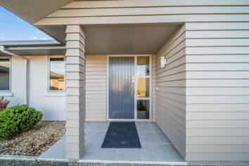 58c Essex Street, Weston