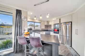 58c Essex Street, Weston
