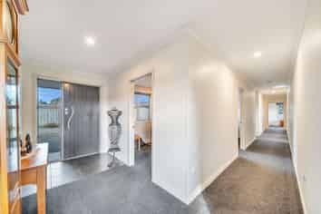 58c Essex Street, Weston